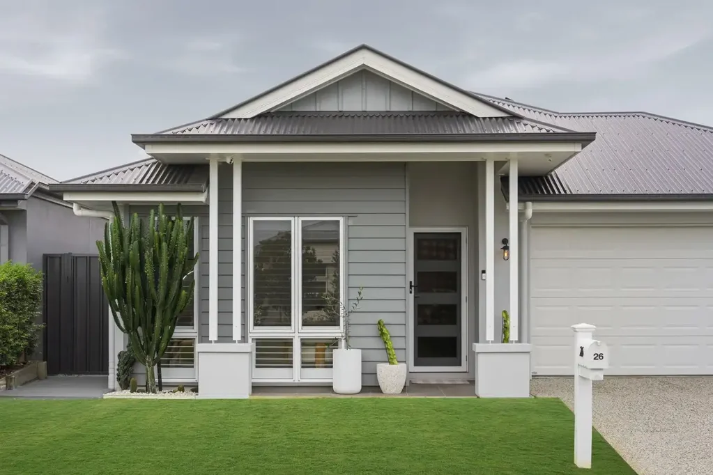 Burpengary East 4房  优惠：优雅。无瑕。娱乐家。  THE OFFER: Elegant. Immaculate. Entertainer.