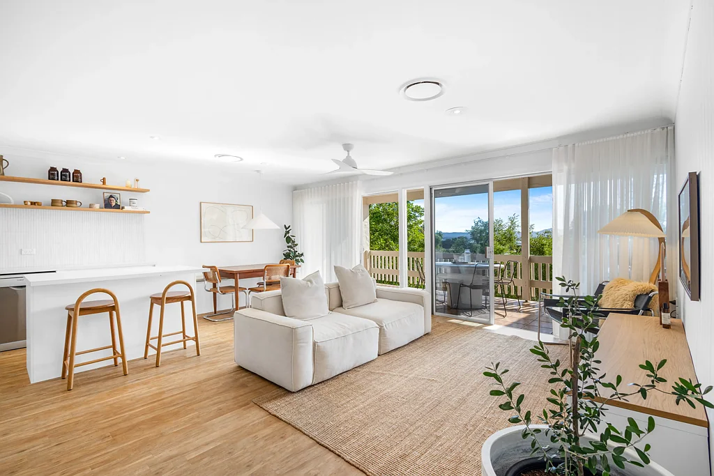 Noosa Heads 2Moenga Approved Holiday Rental: Chic Coastal Retreat – Renovated Noosa Heads Apartment Steps from Hastings Street & Main Beach
