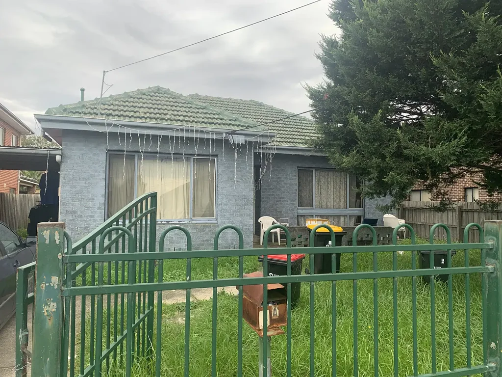 3 BEDROOMS UNIT IN SPRINGVALE