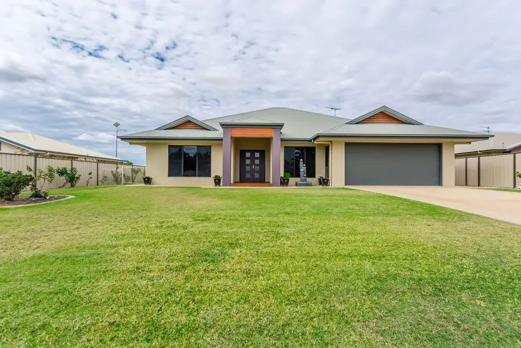 Spacious home walking distance to Marist College