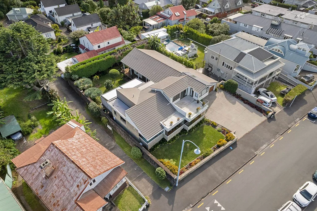 Luxury Family Home with Stunning Views