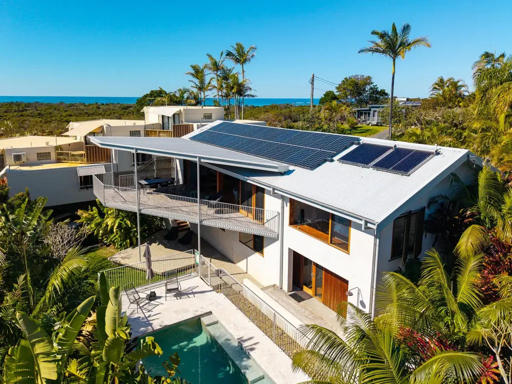 Byron Bay 4 Bedroom A Stunning Home in an Exceptional Beachside Location