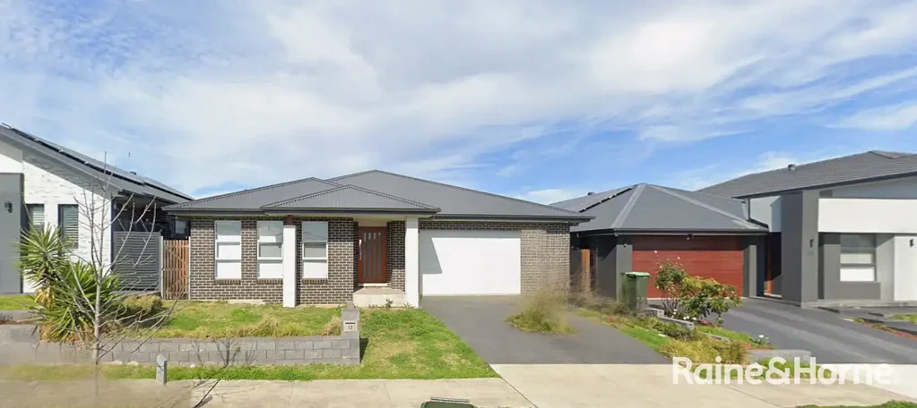 IMMACULATE 4 BEDROOM HOME IN ORAN PARK FOR LEASE!