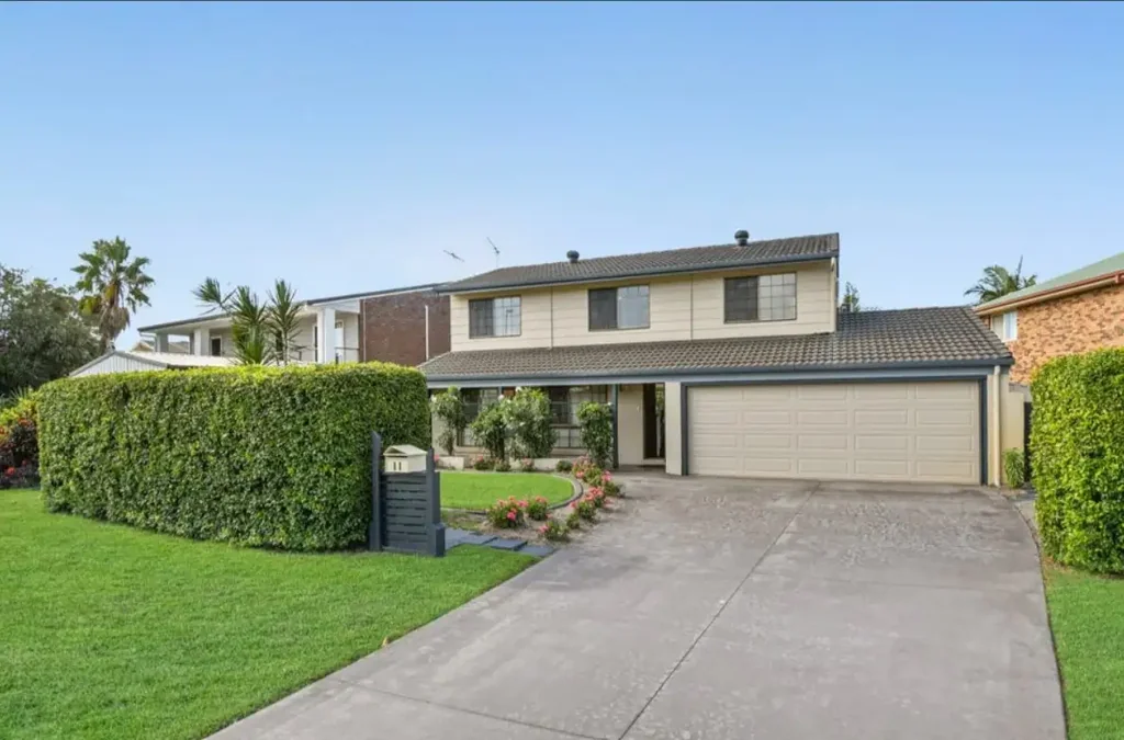 Spacious Family Home with Pool & Studio in Prime Location