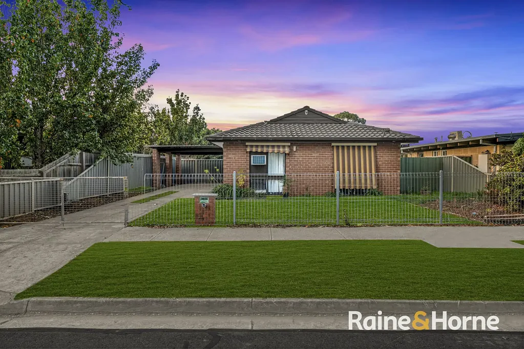 Werribee 4침실 Great House in Prime Location! Walk to Werribee CBD
