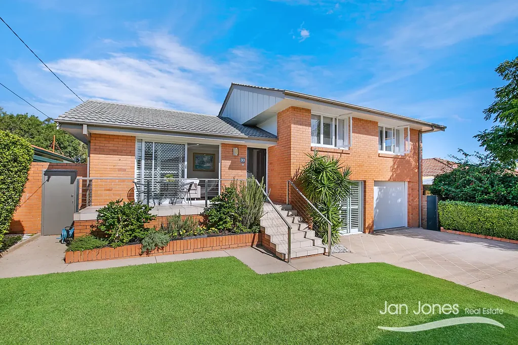 33 Hibiscus Ave, Redcliffe, QLD 4020