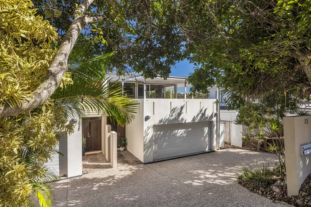 Sunrise Beach 3 Slaapkamer Contemporary Coastal Living with Ocean Vistas