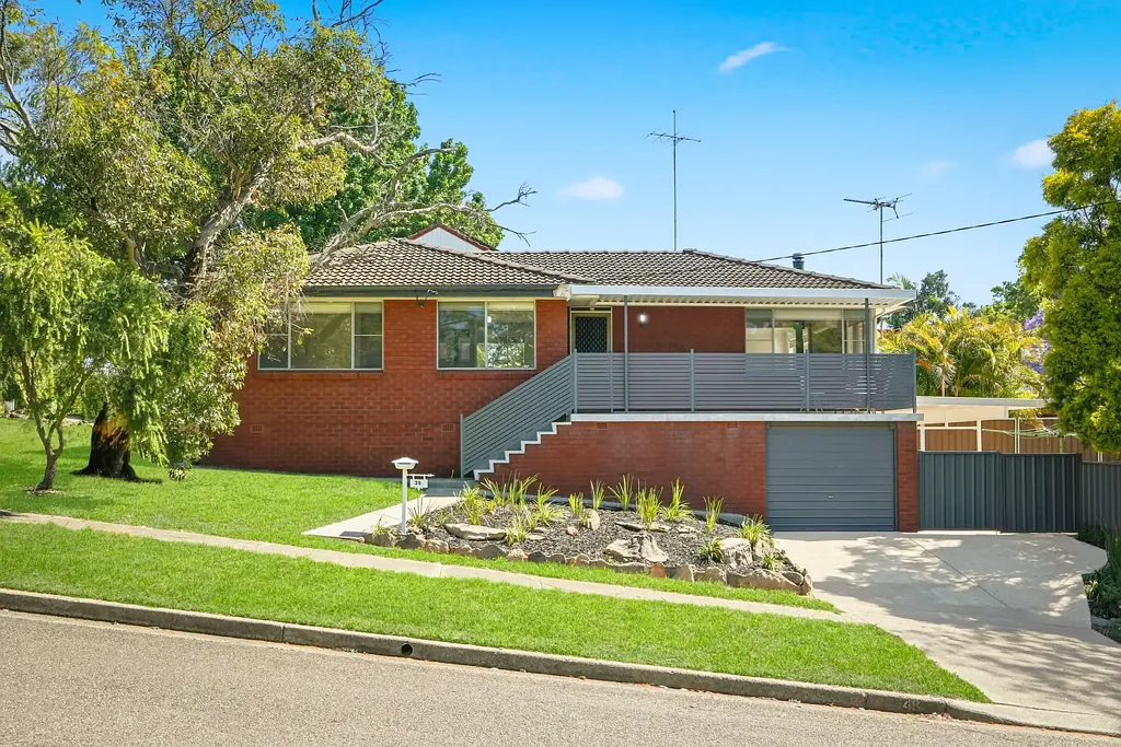Spacious, Bright & Leafy Outlook