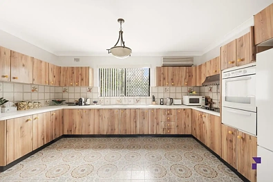 14 Islington Crescent, Greenacre, NSW 2190, 4房, 2浴, House