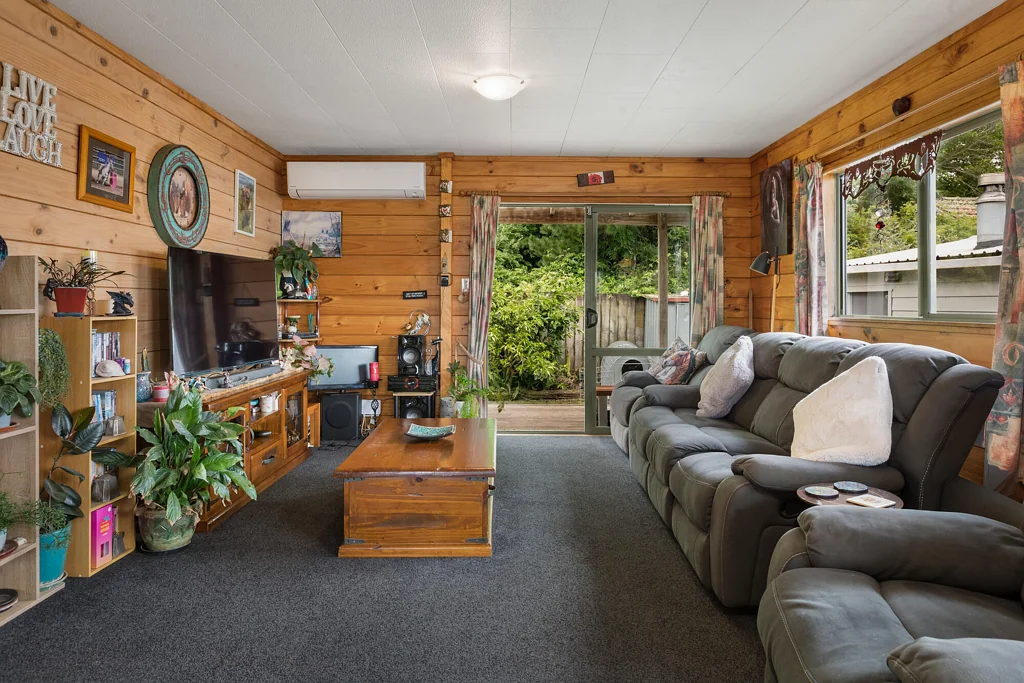 Waihi 2房  Home, Sleepout, Double Garage!