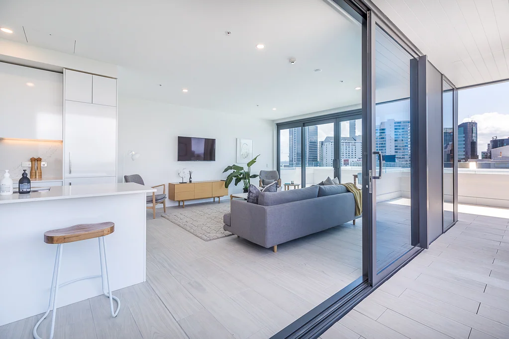 High-end Furnished Apartment with Car Park