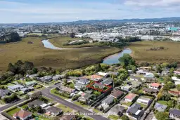 2/121 Matipo Road, Te Atatu Peninsula