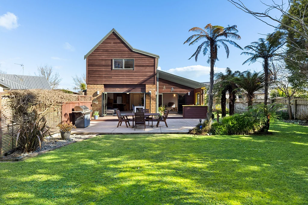 Huntington 5房  Captivating Gully View, Coveted Huntington Address