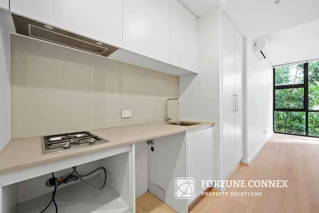 Self-Contained Studio Apartment in Prime Epping | Separate Entry, Walk to Station