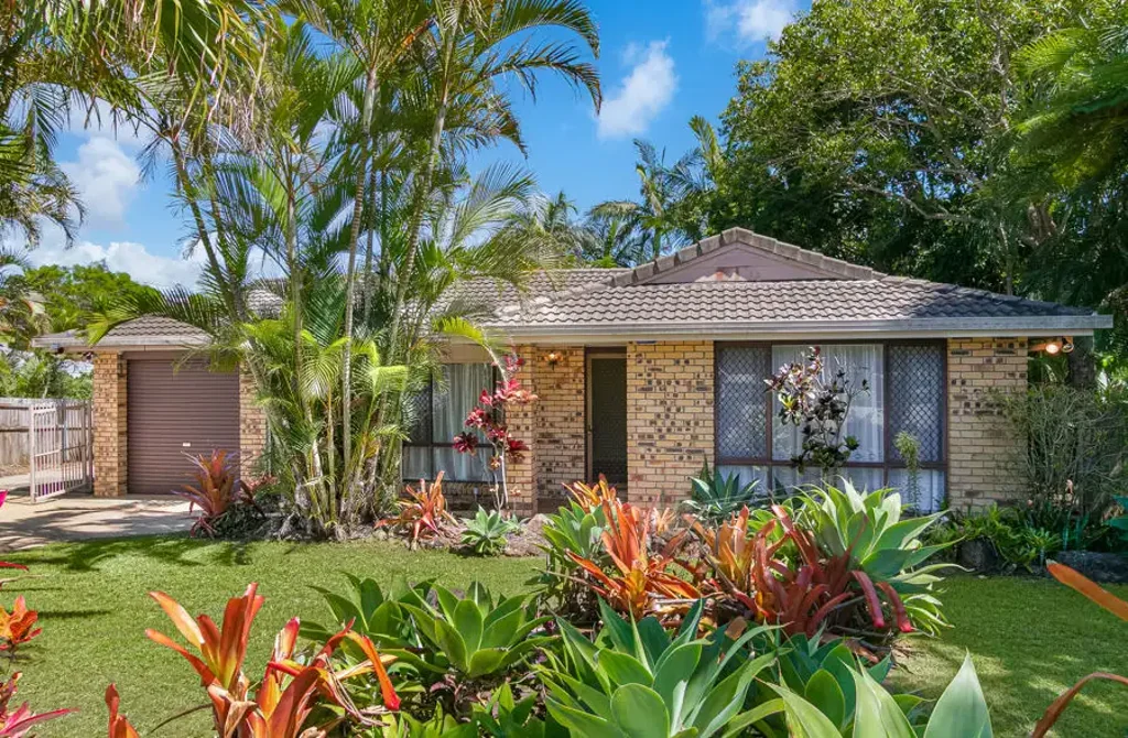 22 Amaroo Drive, Banora Point, NSW 2486