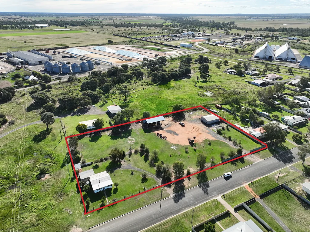Narrabri 2ਬੈੱਡਰੂਮ Great Base Property or Development Site