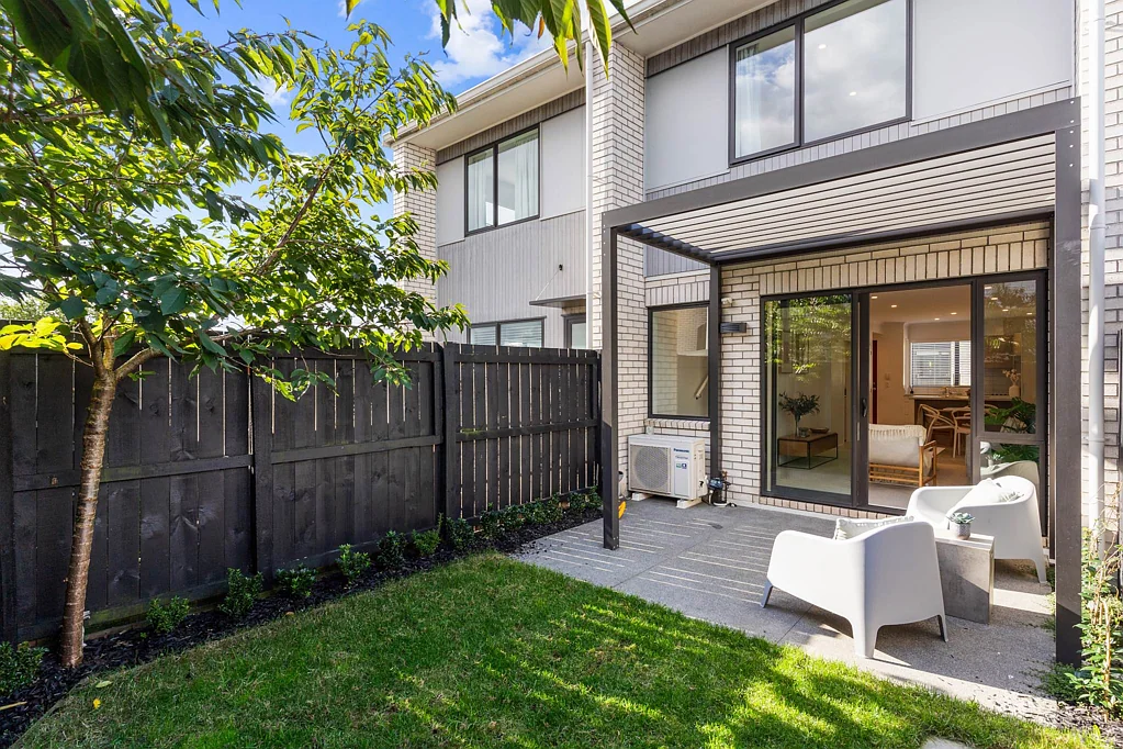 Te Atatu Peninsula 2房  Affordability Meets Quality