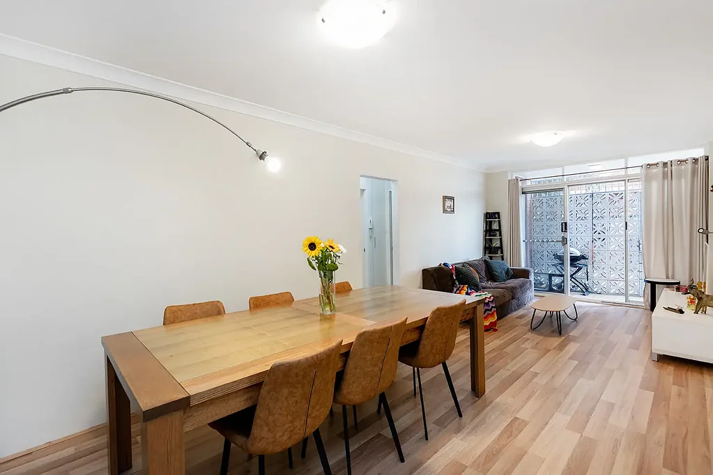 Randwick 2Moenga Ground-Floor Gem with Rare Outdoor Access in the Heart of Randwick