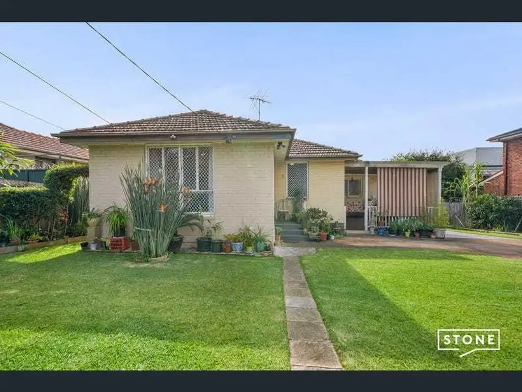 House & Granny Flat In Perfect Ermington Location