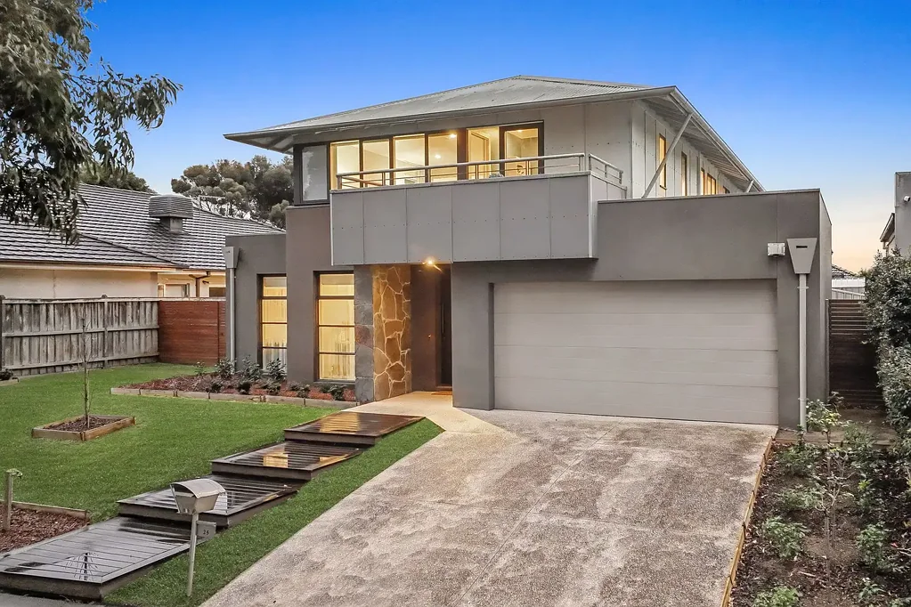 Waterways 4 Slaapkamer The Brief: Luxury family living on a stunning 700sqm allotment