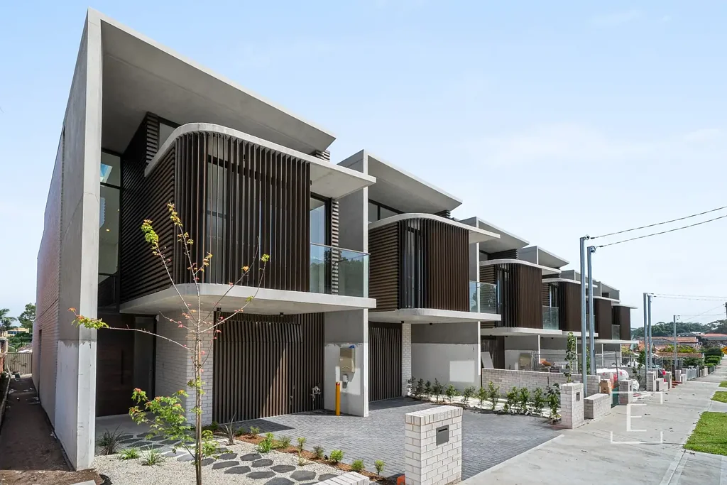 Brand New 5-Bedroom Luxury Townhouse in Prime Five Dock Location