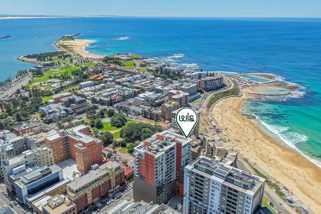 Newcastle 3房  Put simply, endless ocean views and Newcastle at your feet