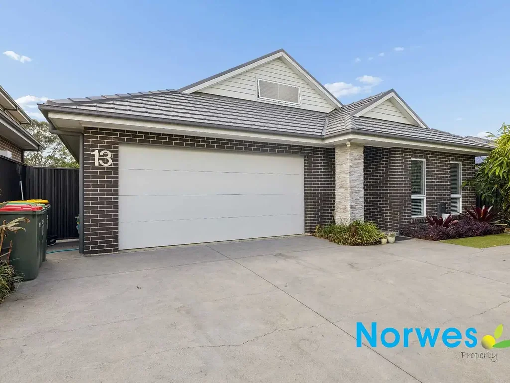 Box Hill 4 Bedroom Custom-Built, Excellence Family Home!