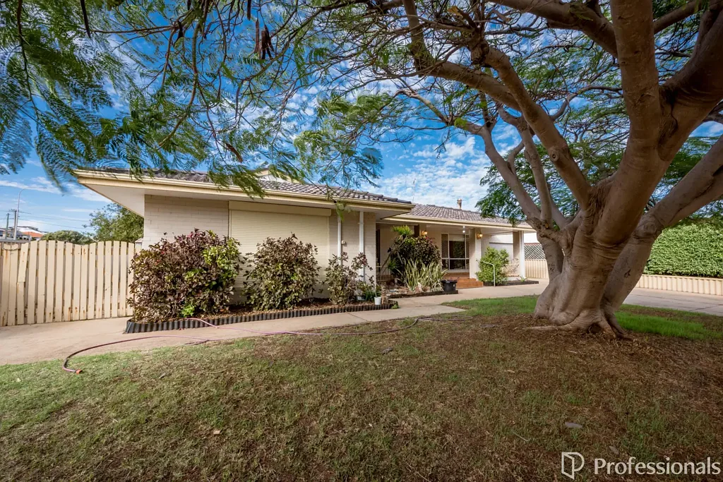 1 Glendinning Road, Tarcoola Beach, WA 6530