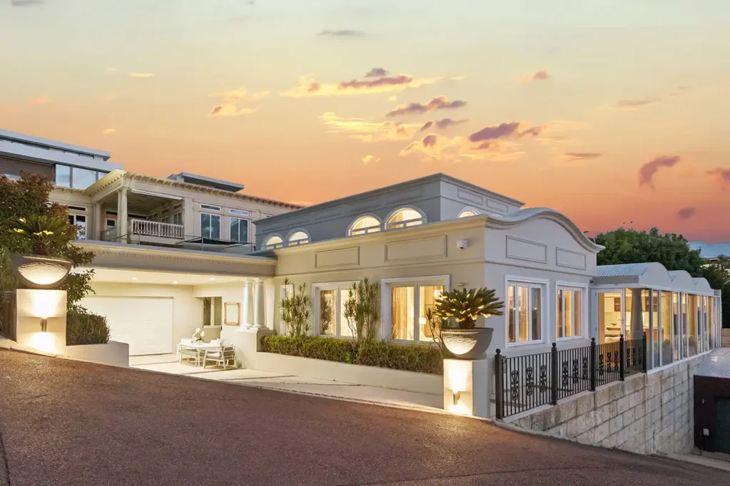 Applecross 5ห้องนอน SPECTACULAR HOME WITH PANORAMIC RIVER VIEWS