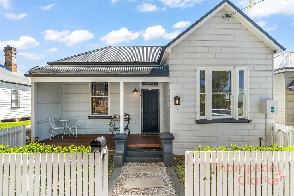 32 Roxburgh Street, Lorn, NSW 2320
