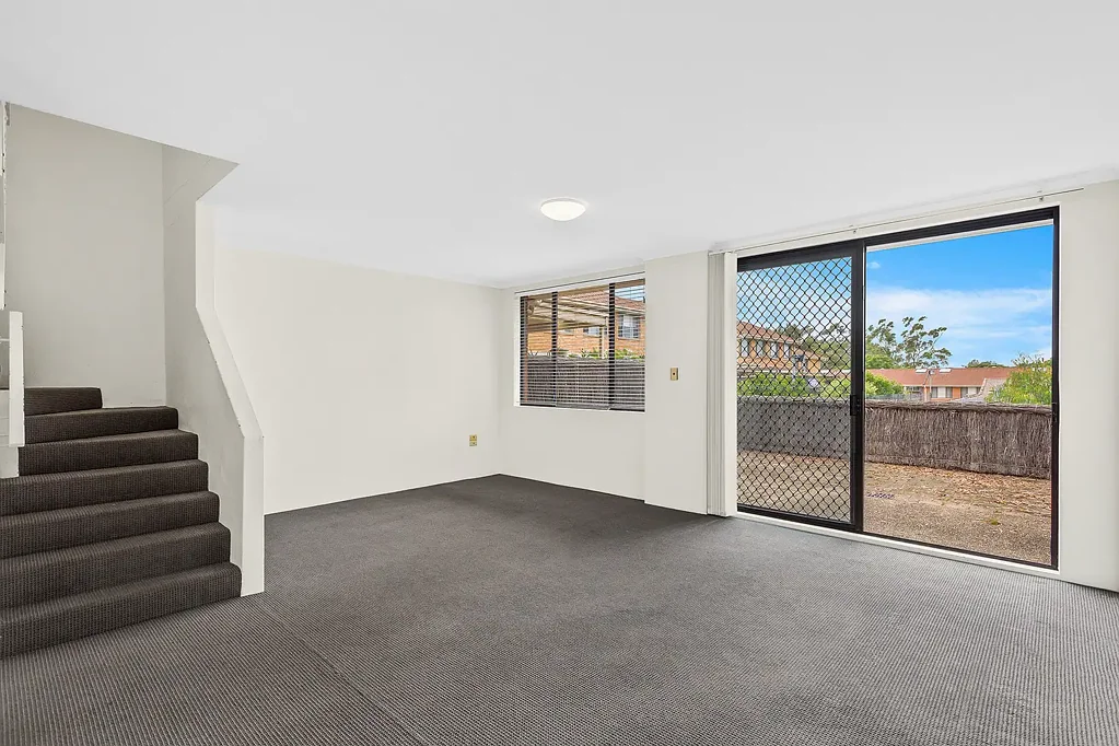 FRESH 3 BEDROOM TOWNHOUSE