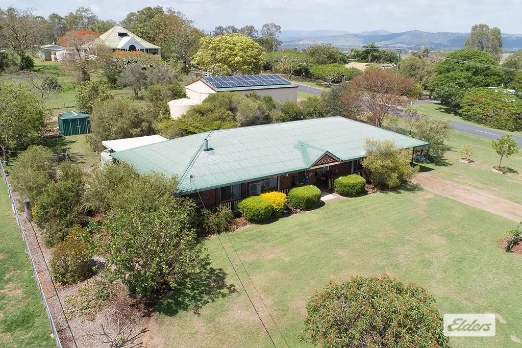 Laidley 3 Slaapkamer Country-Style Colonial with Big Views & Bigger Shed!