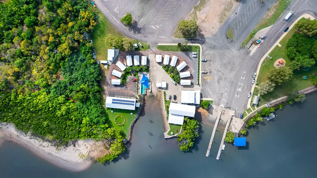 Lucinda 30房  Leasehold Available — Strong Return  - A Life Less Ordinary Awaits