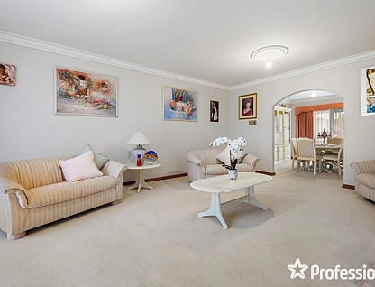 5 Batterbee Drive, Mooroolbark, VIC 3138, 5 Kuwarto, 2 Banyo, House