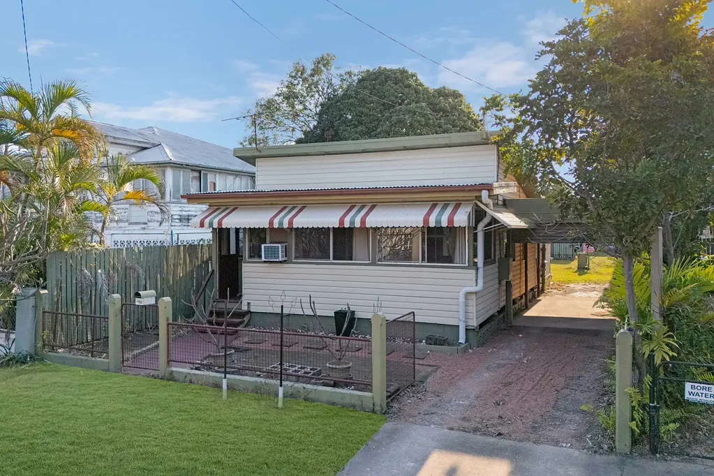 South Townsville 2ਬੈੱਡਰੂਮ Roll Up Your Sleeves – The Potential Is Here