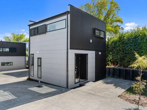 Bucklands Beach 2房  Brand-New, Freehold & Freestanding - Price-Drop!
