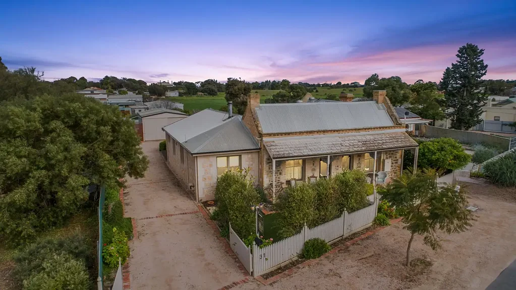 Moonta Bay 3房  Superb 1870s Colonial Cottage – Heritage Charm with Modern Luxury