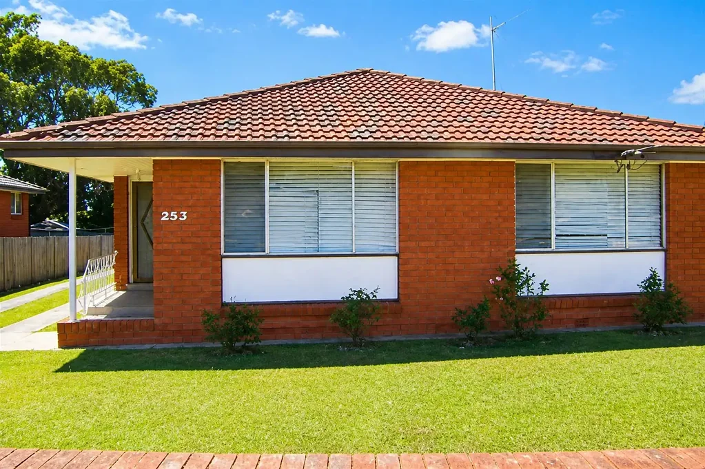 GREAT TWO BEDROOM APARTMENT