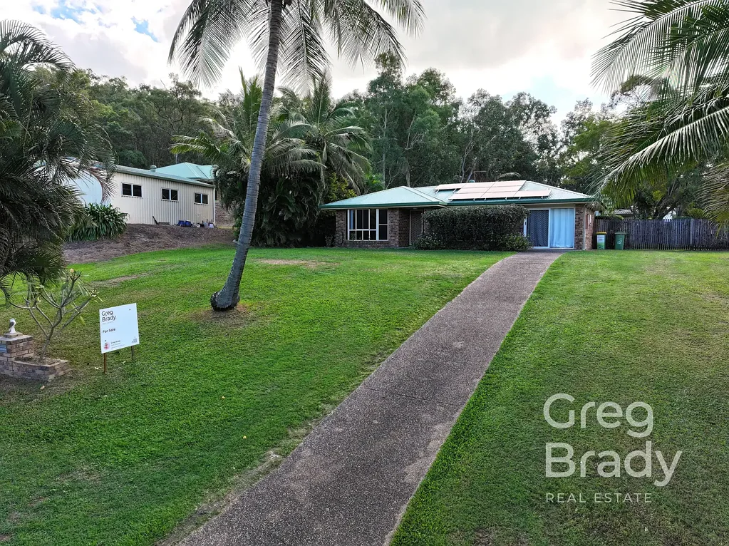 Sarina 3ห้องนอน Neat Family Home on ½ Acre