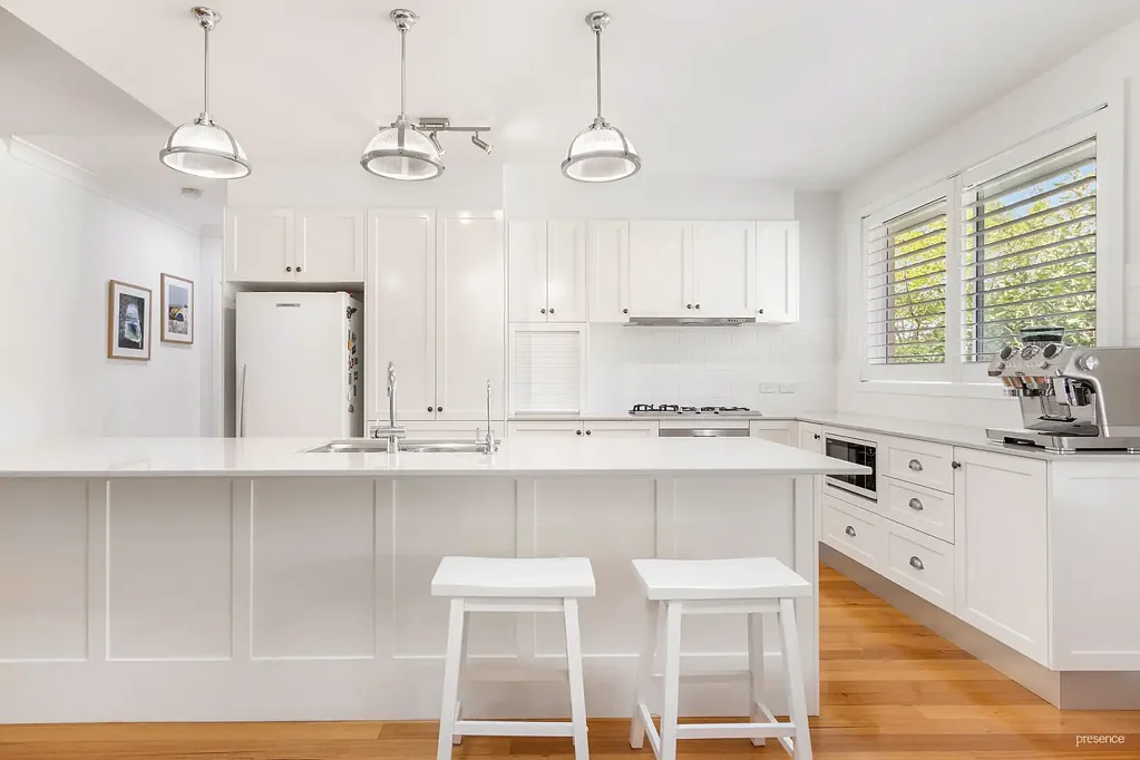 Kotara 4房  Leafy, Reserve-Side Haven with Flexible Family Living
