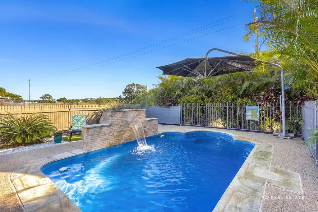 Zilzie 4 Bedroom Feature-Packed Family Entertainer !
