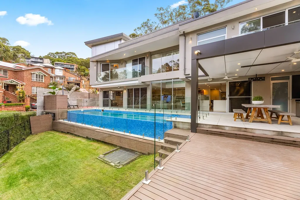 Illawong 4部屋 Luxury Family Living with Resort-Style Features in the Heart of Illawong