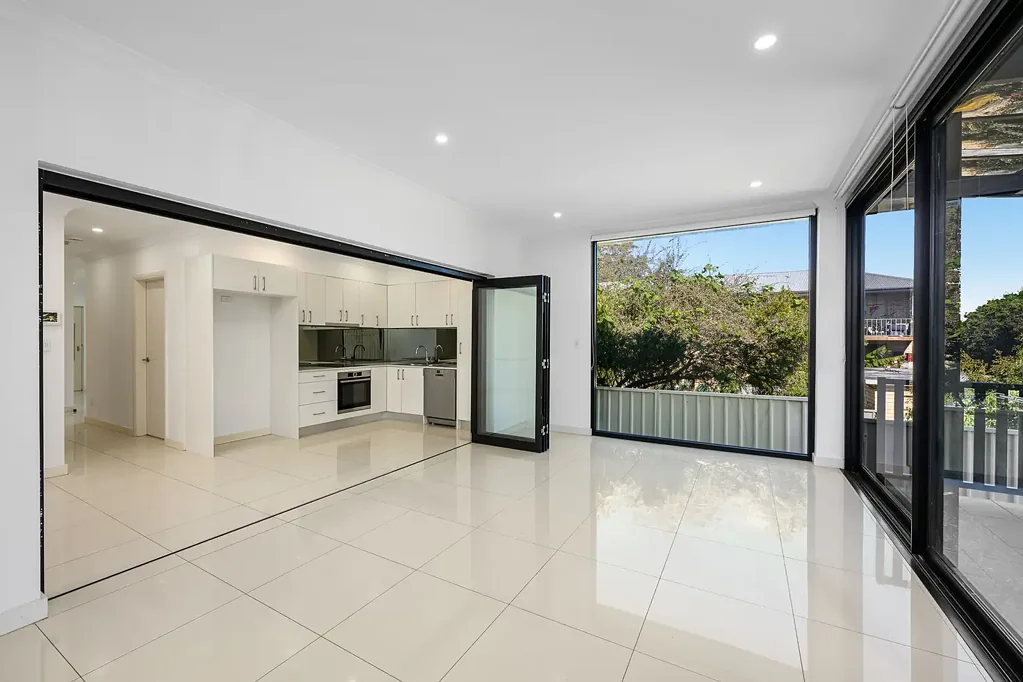 Stylish Coastal Living in a Prime Little Bay Location