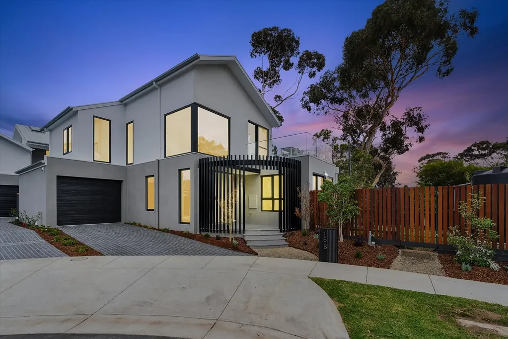 15b Curtin Court, Altona, VIC 3018