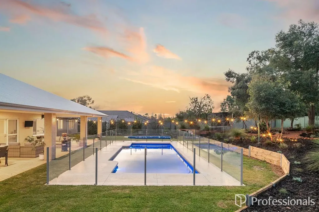 9 Rooth Road, Lesmurdie, WA 6076