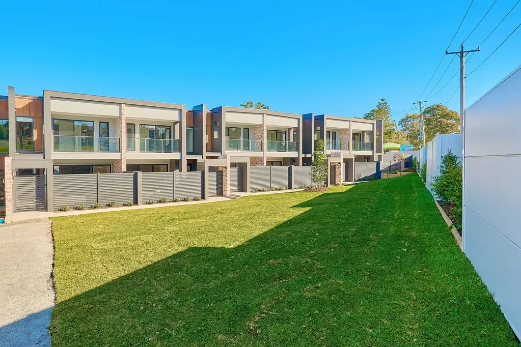 CENTRAL LOCATION, MODERN COMFORTS & RELAXED LIVING!