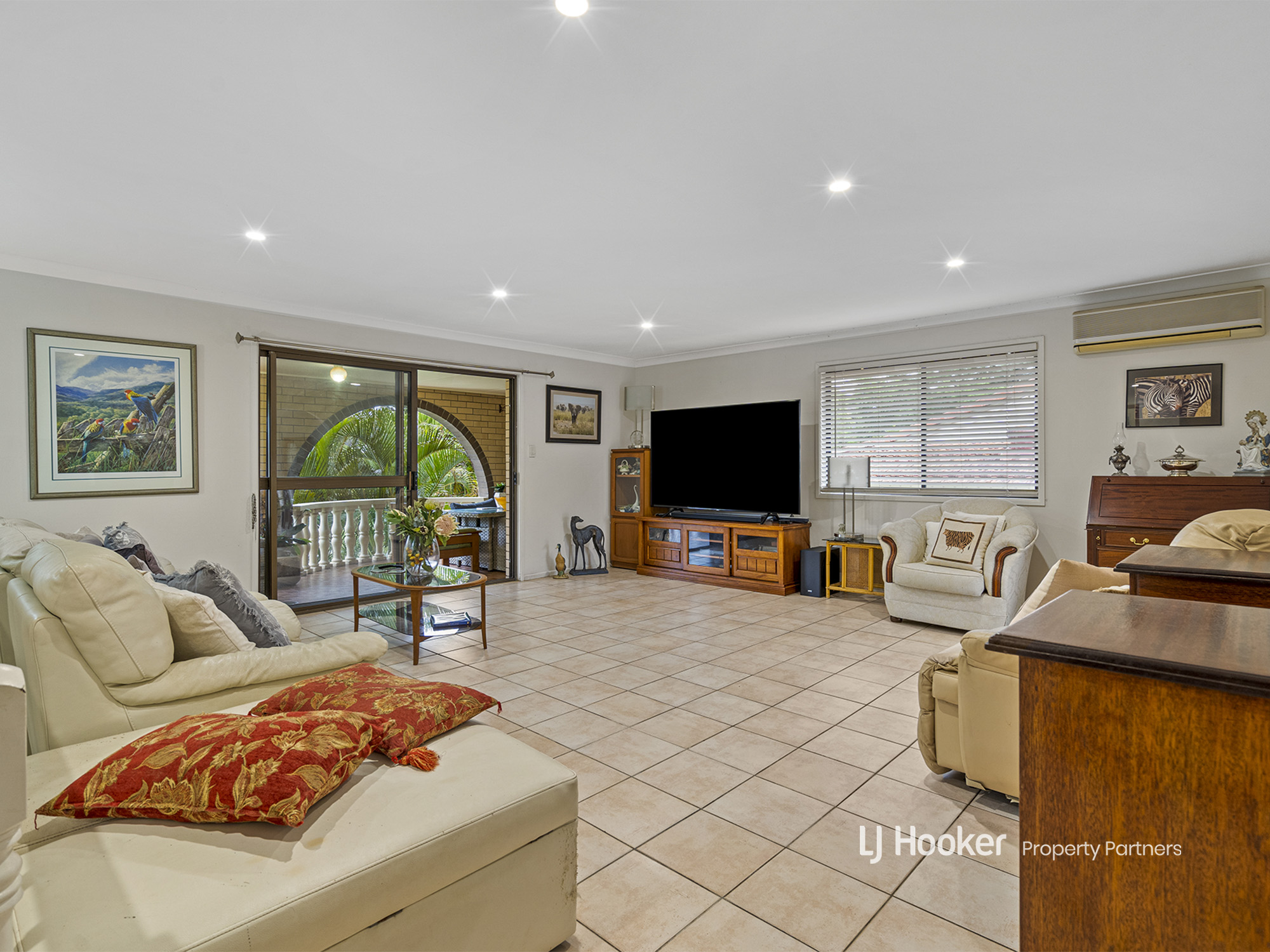 15 OAKLEAF ST, EIGHT MILE PLAINS QLD 4113, 0 phòng ngủ, 0 phòng tắm, House