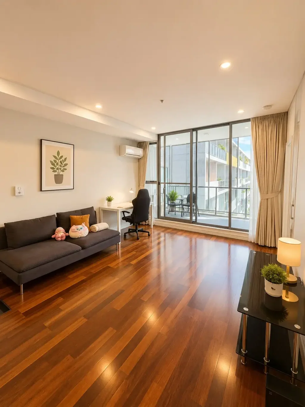 Available Now  Fully furnished 2 Beds 2Baths 1 Car with Gorgeous City View &Timber Floor in Top Floor