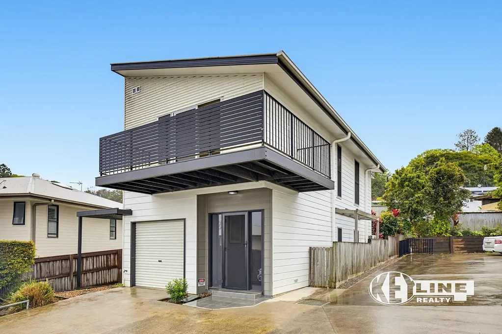 Nambour 3房  Contemporary Freestanding Townhouse - Walk to Town