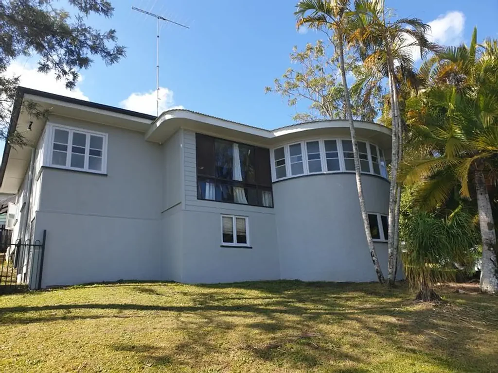 ART DECO STYLE HOME IN THE HEART OF NAMBOUR
